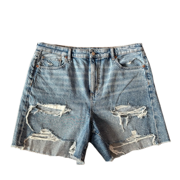 American Eagle women’s light blue distressed “baggy mom short” size 14 - Picture 9 of 9